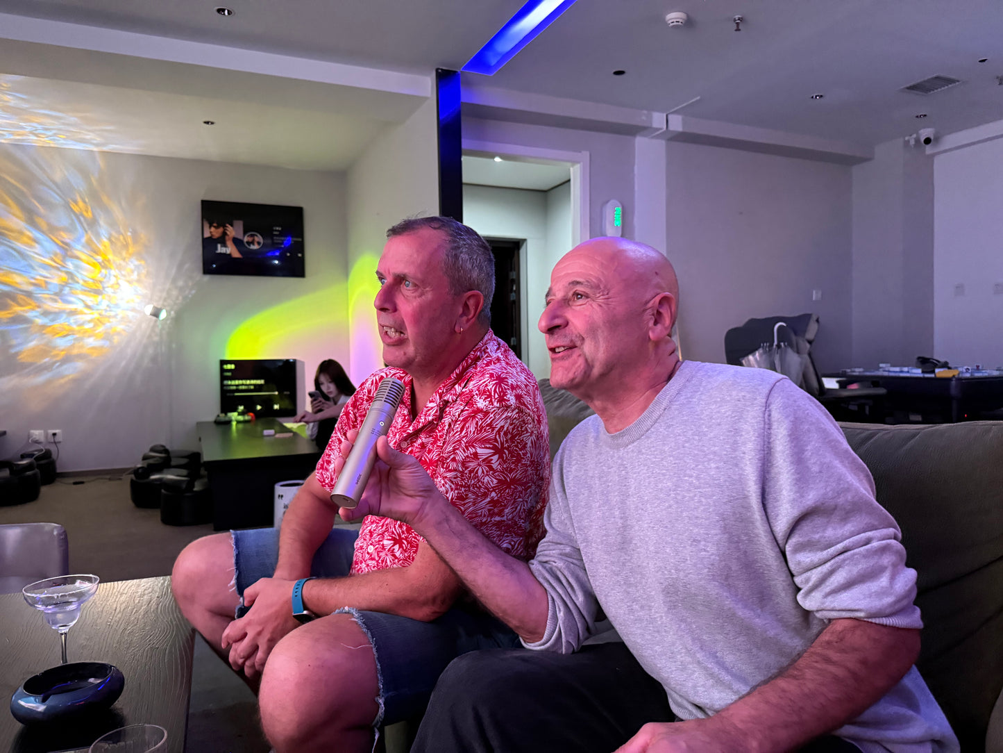 Xi'an Bar Crawl: Drinking, Gaming, and Meeting with Locals