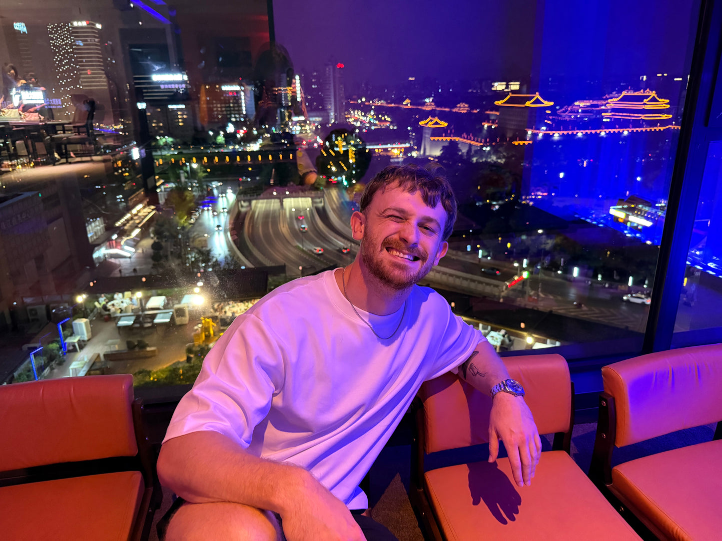 Xi'an Bar Crawl: Drinking, Gaming, and Meeting with Locals