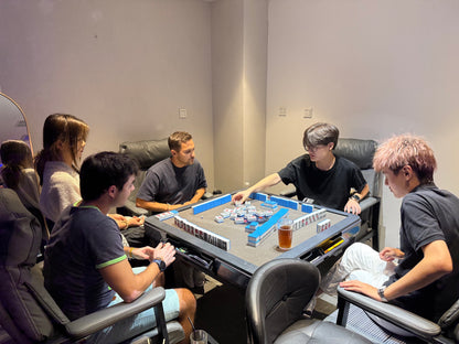 Xi'an Bar Crawl: Drinking, Gaming, and Meeting with Locals